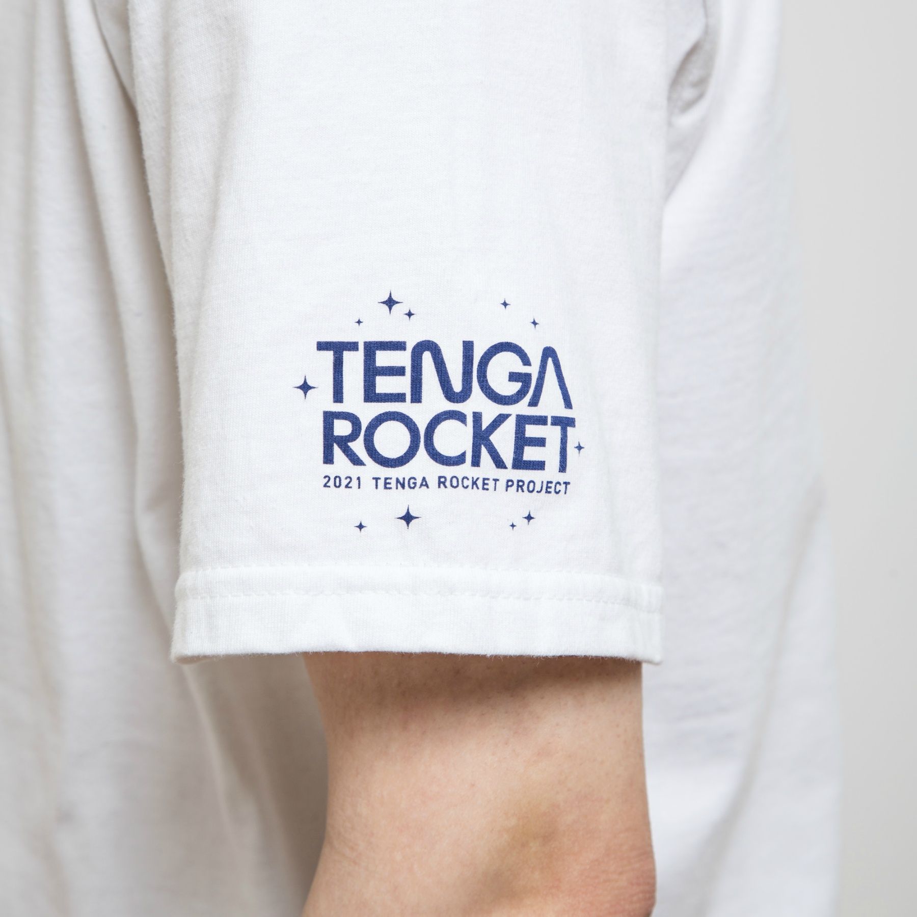SPACE TENGA ロボ Tシャツ ホワイト サイズ: XL