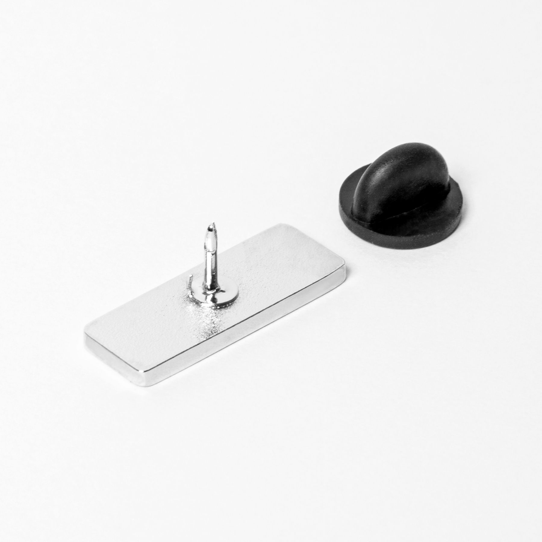 TENGA PIN BADGE 【LOGO】